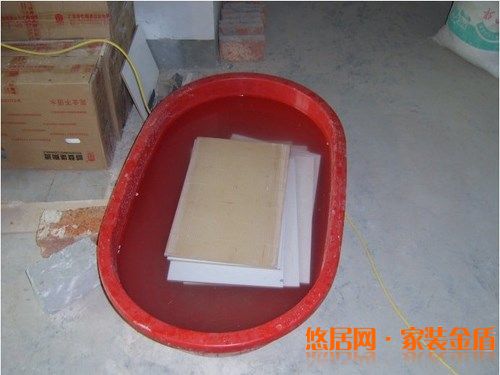 給瓷磚泡水需要泡多久？