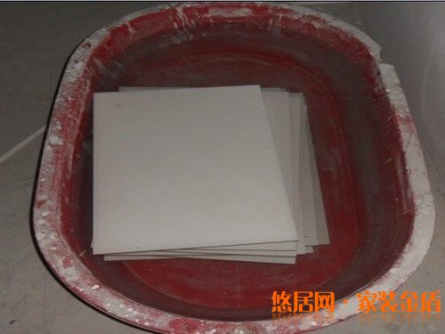 瓷磚怎么泡水