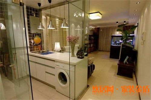 家居裝飾怎么巧妙運(yùn)用玻璃來(lái)裝飾？