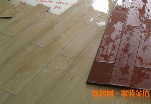 地板泡水了有什么急救方法？