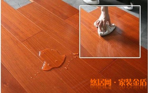 地板泡水了有什么急救方法？