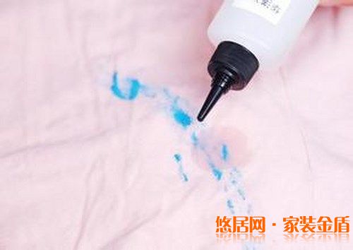 不小心沾上漆漬怎么去除干凈？