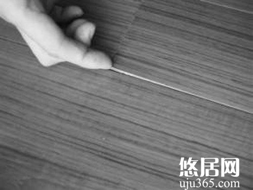 實(shí)木地板常見(jiàn)的問(wèn)題怎么解決？